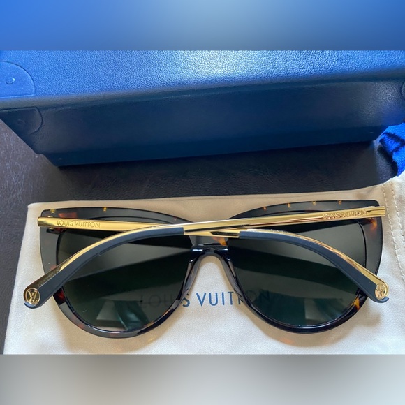 100% AUTHENTIC Louis Vuitton Sunglasses**** NEW WITH FELT**** - Picture 3 of 6